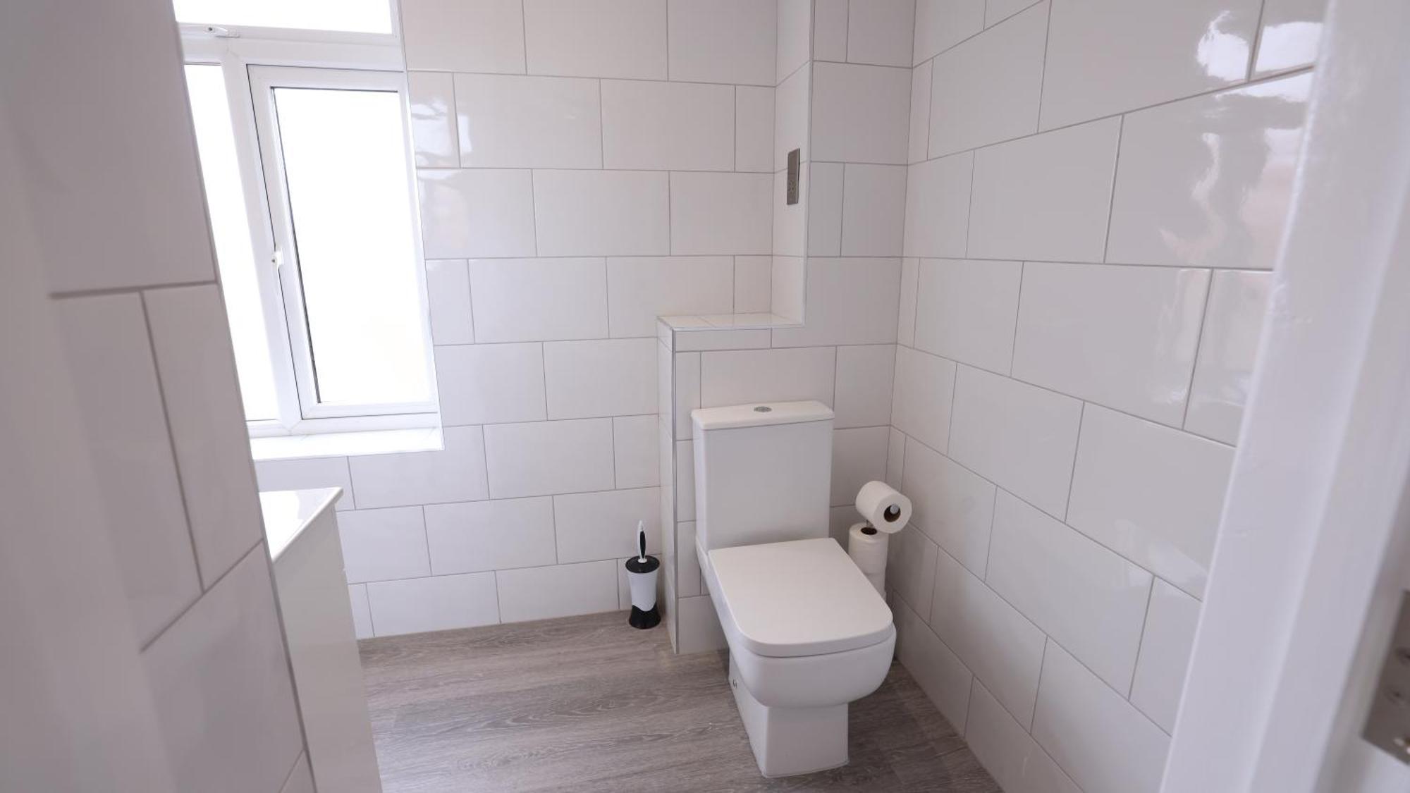 Flat 1 - 24 Cliff Road *