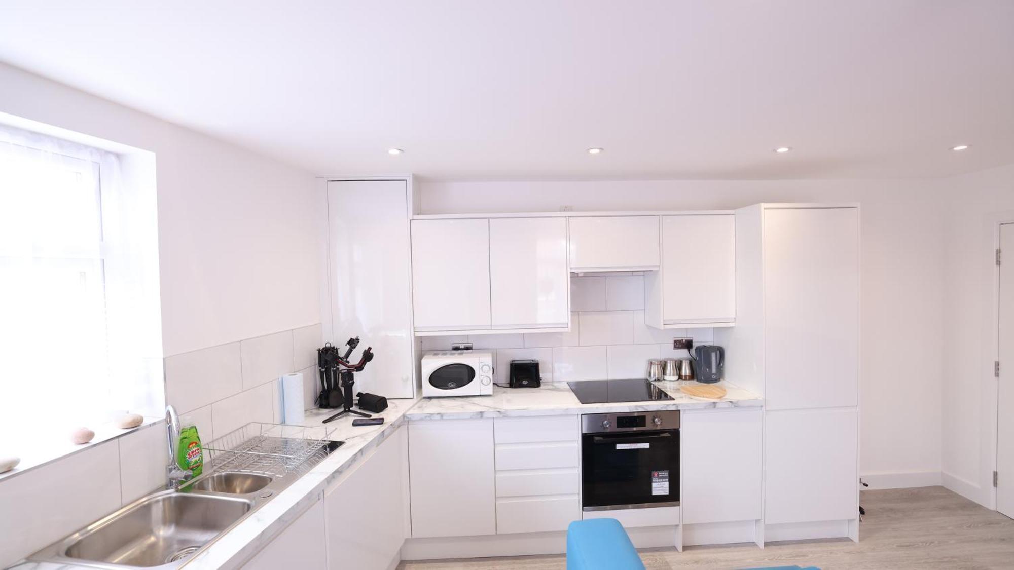 Apartment Flat 1 - 24 Cliff Road *