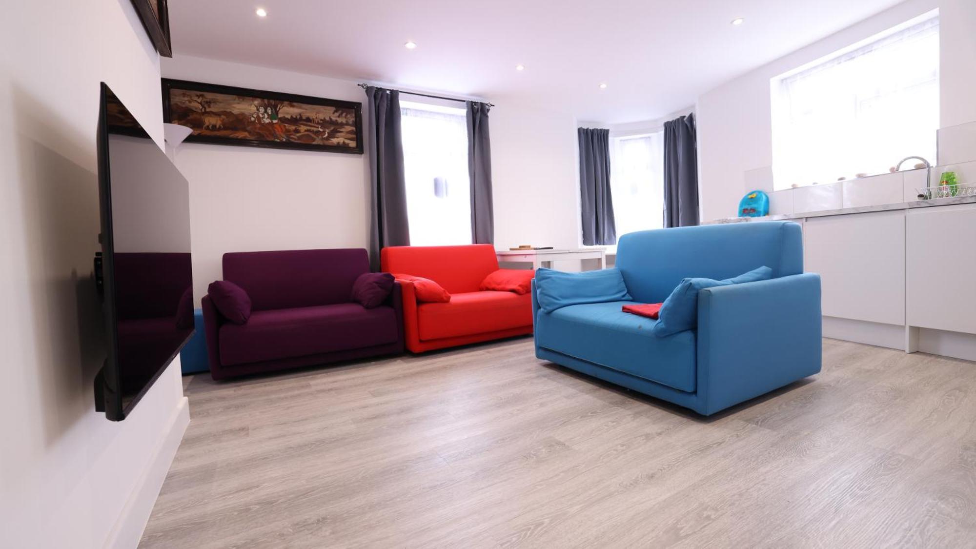 Flat 1 - 24 Cliff Road Apartment
